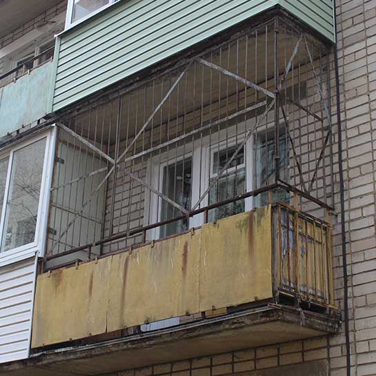 хрущевский балкон на проезде Подъвойского